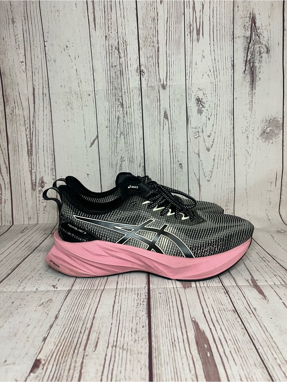 Women's Asics Novablast 3 running shoes in the Black/Pink  Size 8.5